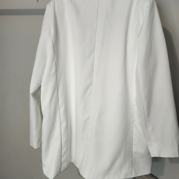 Women's White Blazer - Picture 4 of 6